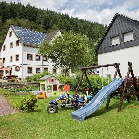 A Modern Apartment In The Hunsr Ck Region S Romantic Drohn Valley Merschbach Exterior photo