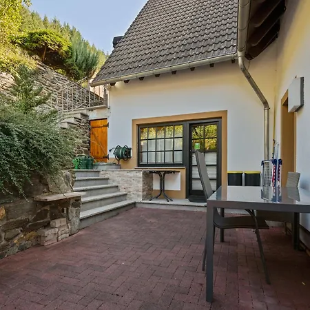 A Modern Apartment In The Hunsr Ck Region S Romantic Drohn Valley Merschbach Exterior photo