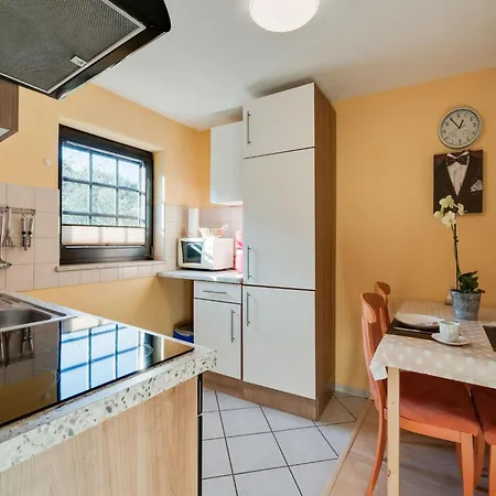 A Modern Apartment In The Hunsr Ck Region S Romantic Drohn Valley Merschbach Exterior photo